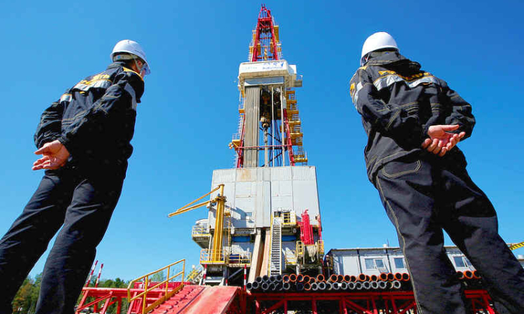 Most G7 members ready to lower  Russian oil price cap without US